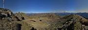 49 Vista panoramica dalla Cima Piazzotti sul percorso di salita dal Rif. Benigni